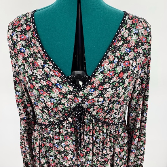 Suzanne Betro Floral Boho Style V-Neck Tunic with Polka Dot Trim, Medium - Picture 2 of 16